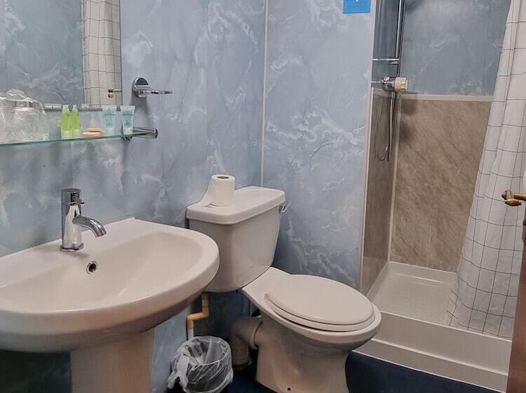 בית מלון כפרי The Sportsmans Inn Limited