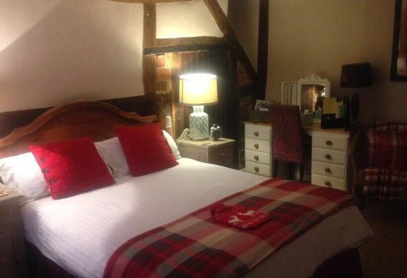 בית מלון כפרי The Three Cups Inn