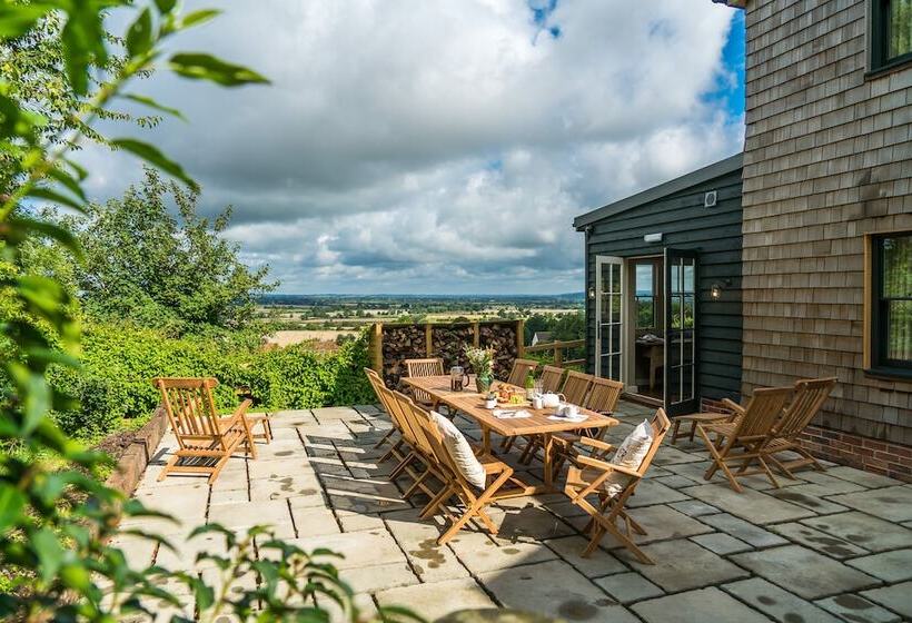 فندق The Three Daggers