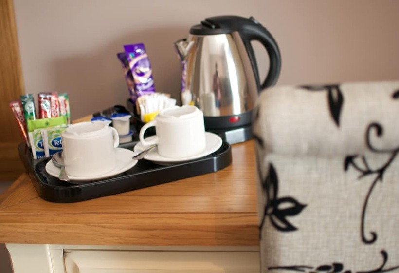 ホテル The Three Horseshoes