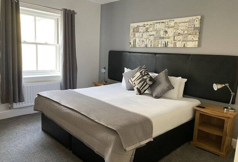 ホテル The Three Horseshoes