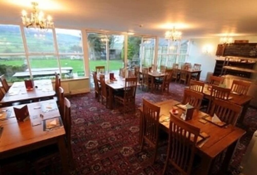 Отель Three Wheat Heads