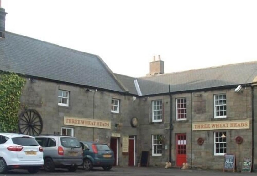 Отель Three Wheat Heads