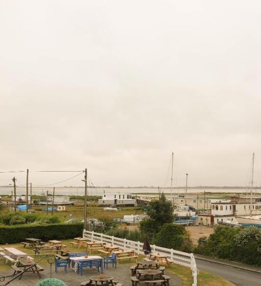 فندق The Victory At Mersea