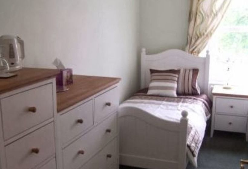 בית מלון כפרי The Village Inn