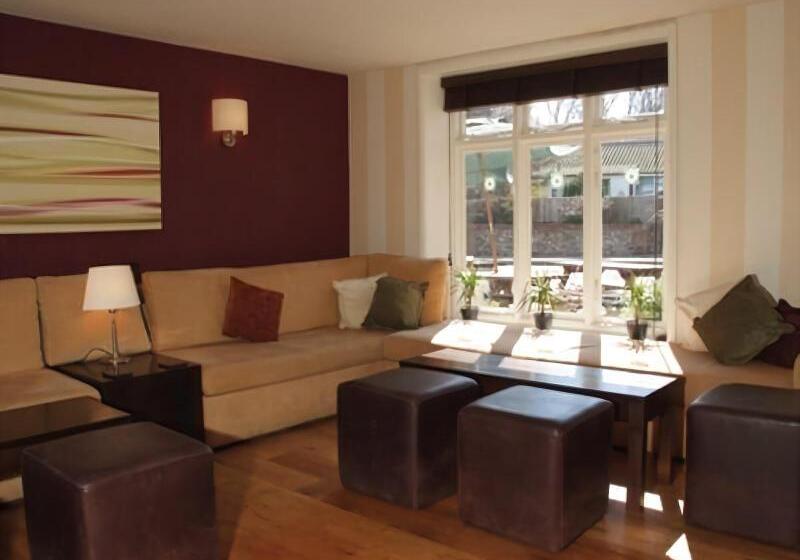 Отель The White Horse