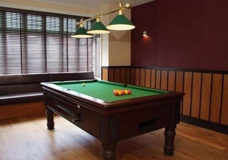 Отель The White Horse