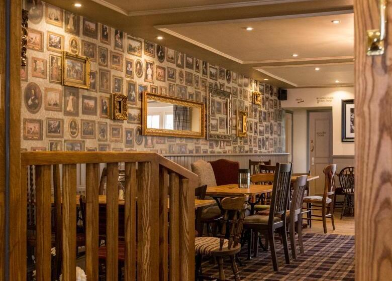 酒店 The White Lion Inn