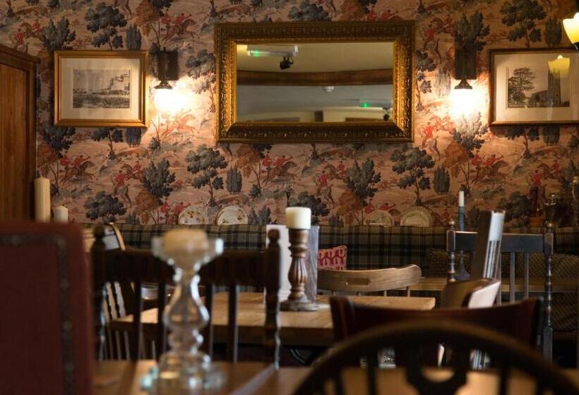 酒店 The White Lion Inn