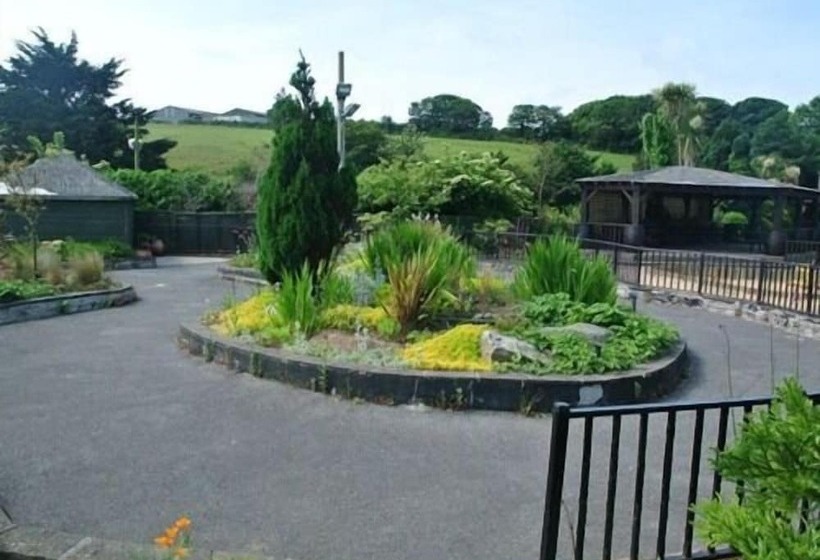 酒店 Lodge @ The Whitehouse Inn