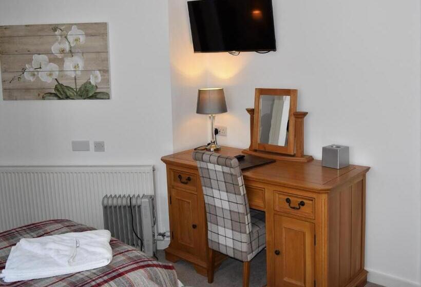 호텔 Three Horseshoes Country Inn