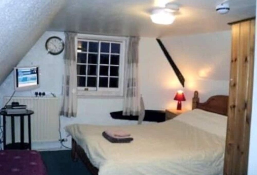 호텔 Three Horseshoes Inn