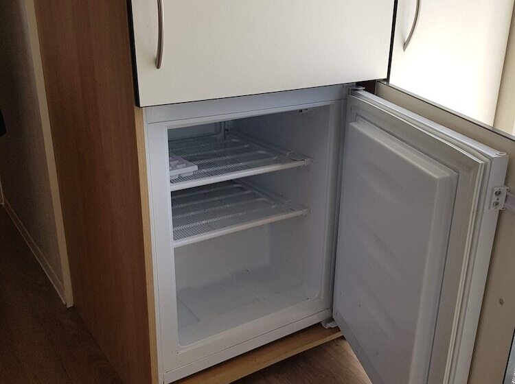 Отель Pool Garden 2br Parking Wifi Sleeps6