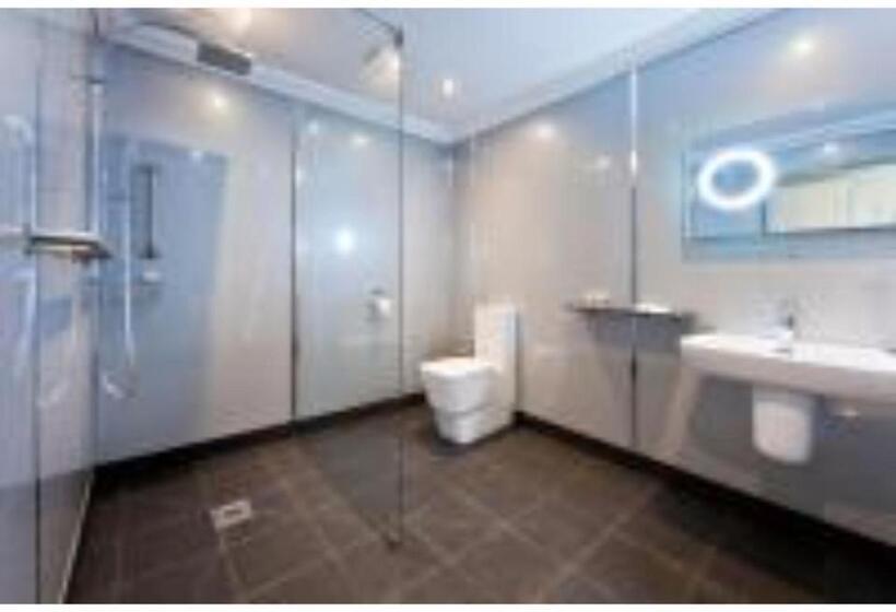 ホテル Waveney Inn &