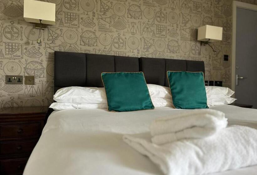 ホテル Waveney Inn &