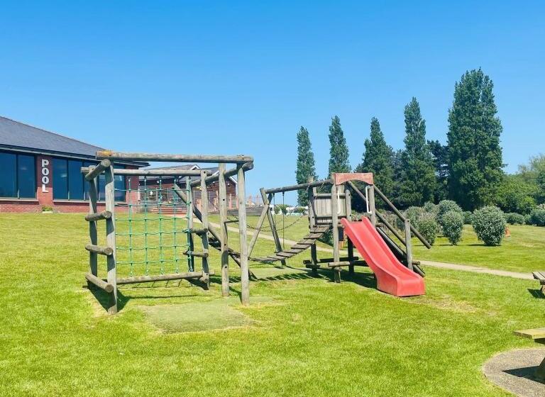 ホテル Waveney Inn &