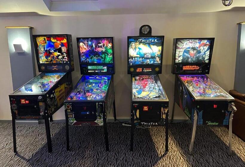 ホテル Waveney Inn &