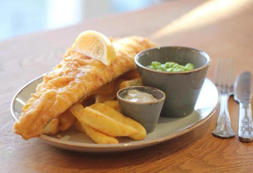 ホテル Waveney Inn &