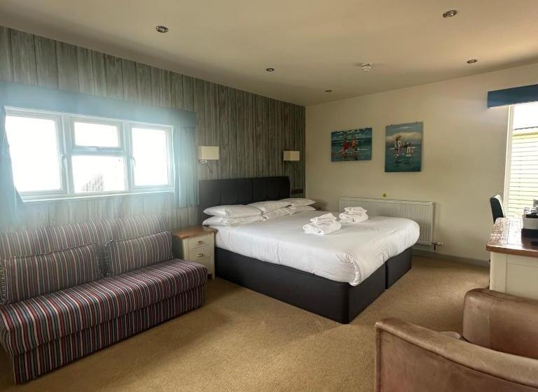 ホテル Waveney Inn &