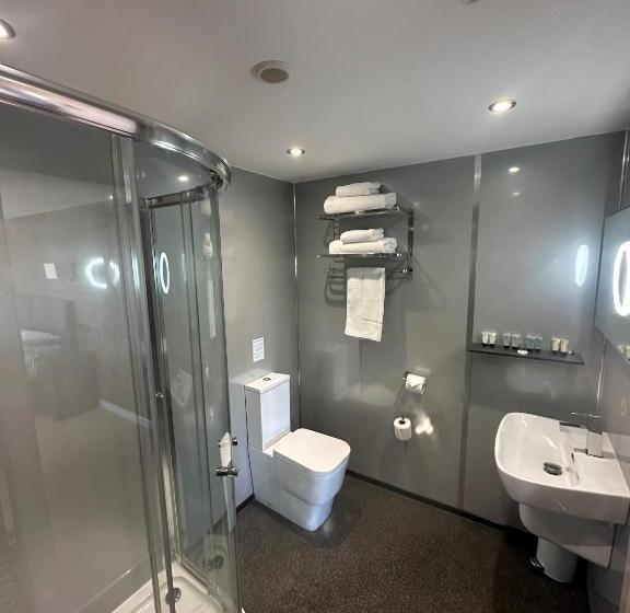 ホテル Waveney Inn &