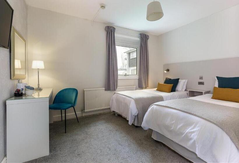 Отель Woodlands Hall