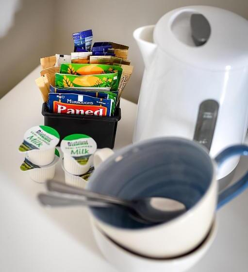 Отель Woodlands Hall