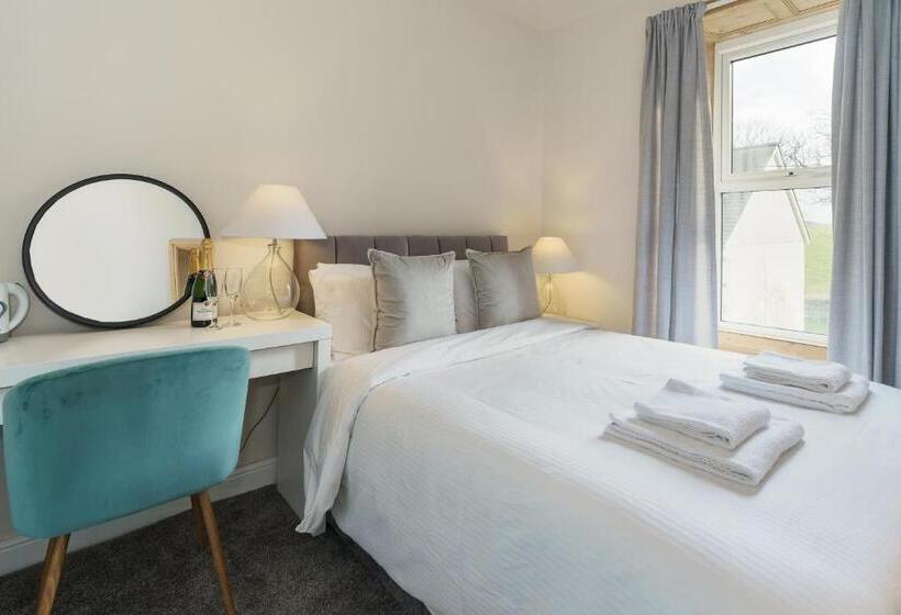 Отель Woodlands Hall