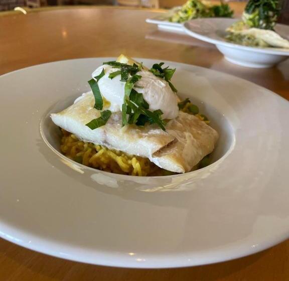 Отель Woodlands Hall