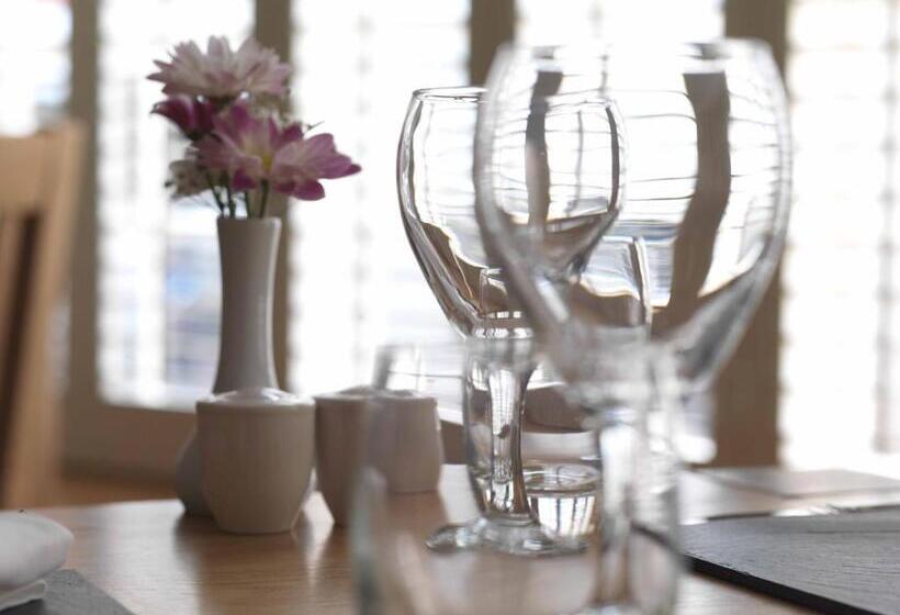 בית מלון כפרי Y Talbot