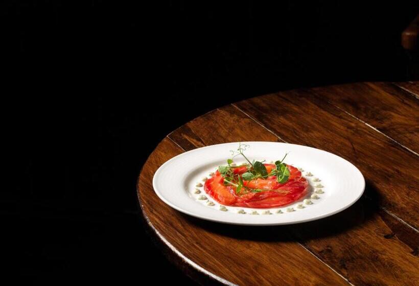 בית מלון כפרי Y Talbot