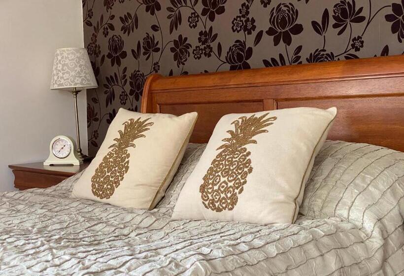 ホテル Ye Olde George Inn  Badger Pubs