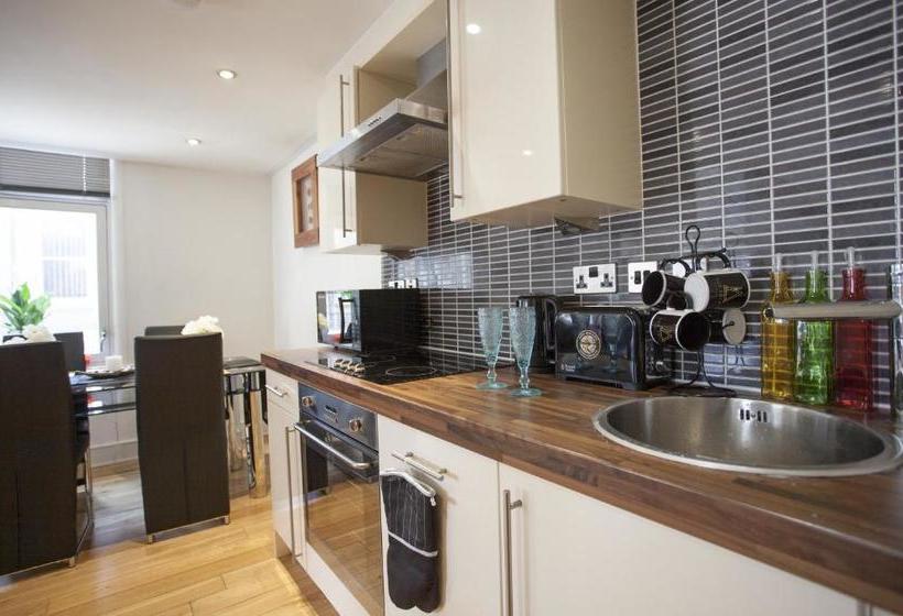 Lux Aparts Huddersfield Central