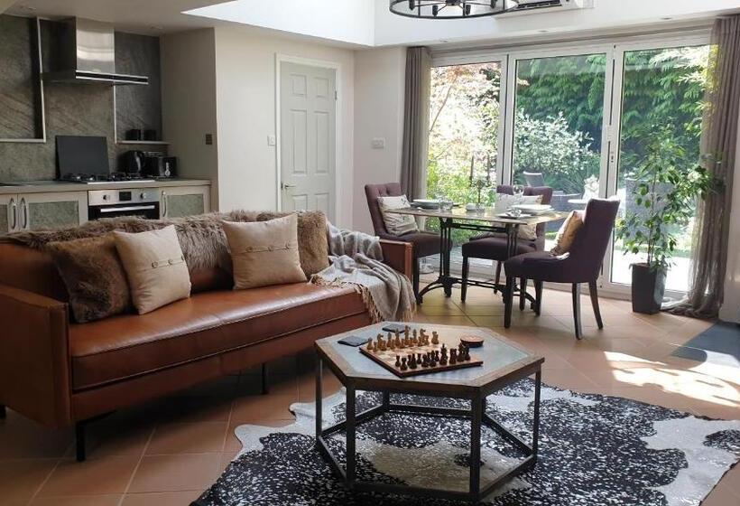 Newmarket Boutique Apartments