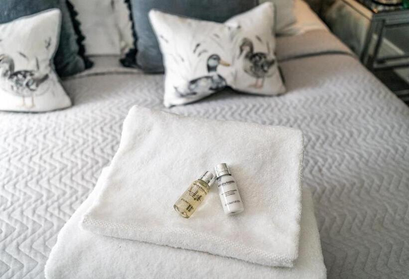 Newmarket Boutique Apartments