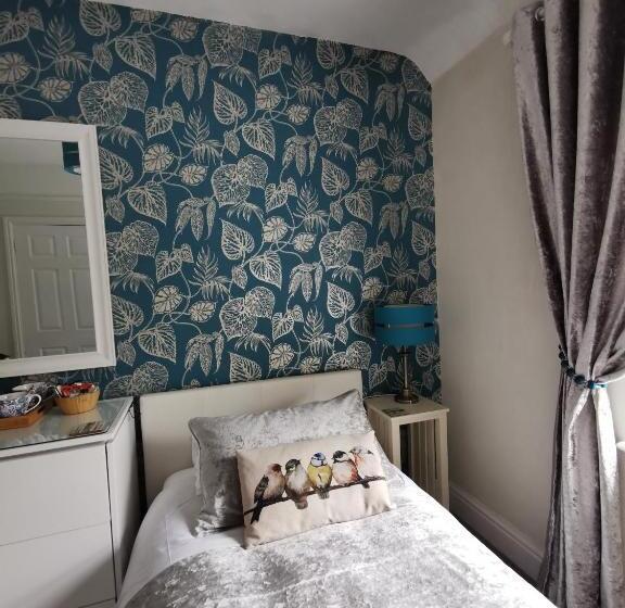 Oakfield House Bed And Breakfast