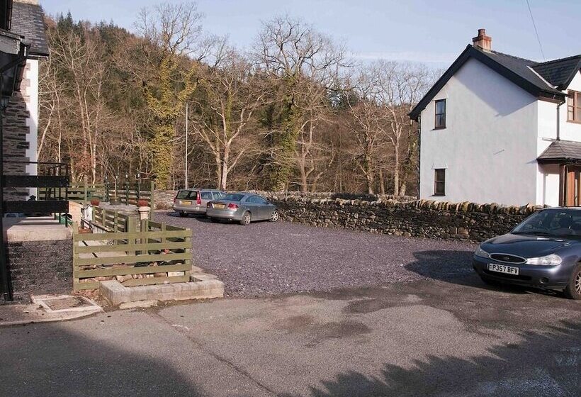 Oakfield House Bed And Breakfast