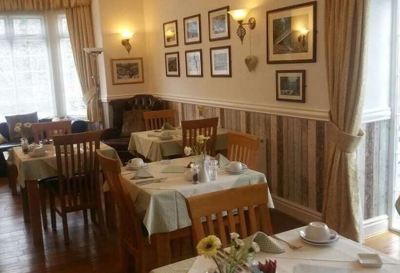 Oakfield House Bed And Breakfast