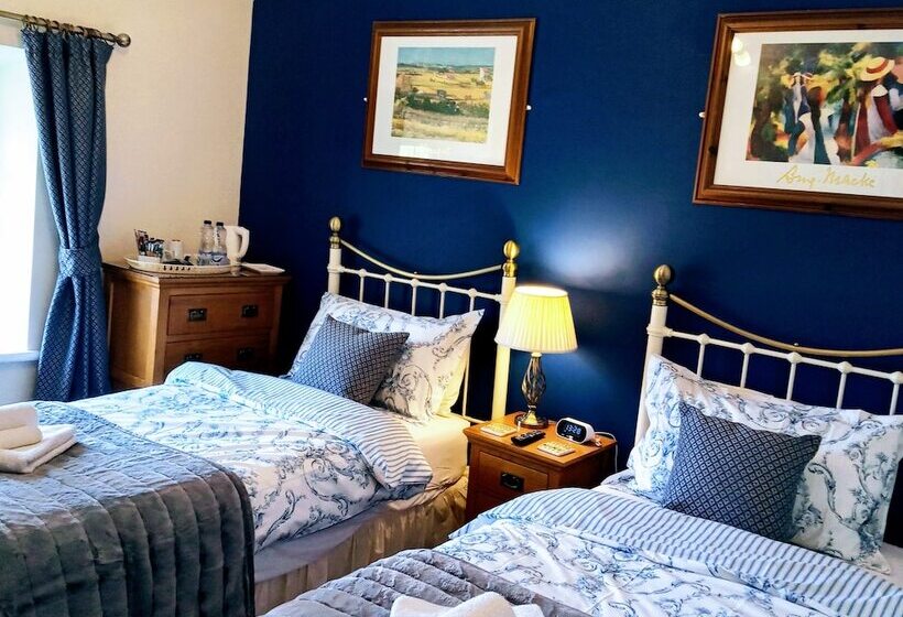 Oakfield House Bed And Breakfast