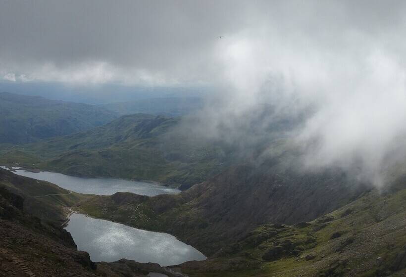 Oakfield House Bed And Breakfast