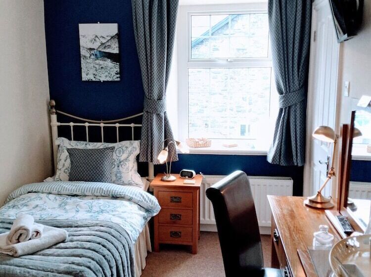 Oakfield House Bed And Breakfast