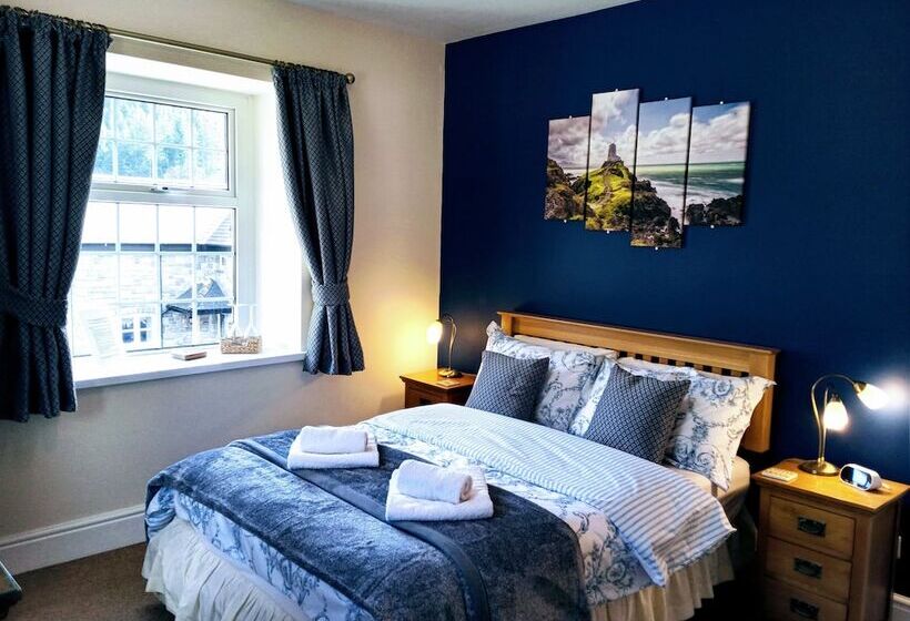 Oakfield House Bed And Breakfast