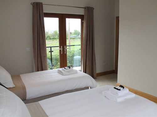 بنسيون Agivey Lodge