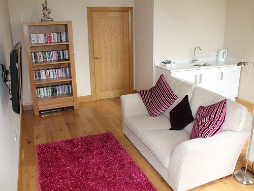 بنسيون Agivey Lodge