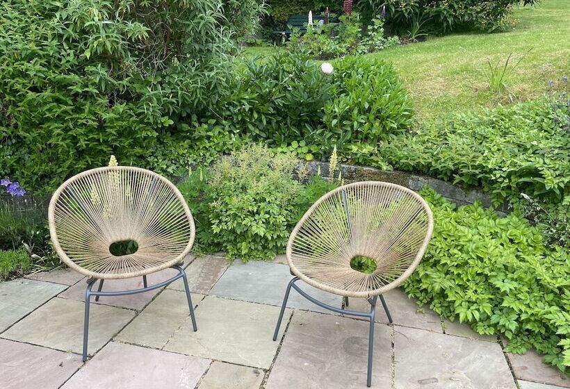 膳宿费 Castlecroft Bed And Breakfast