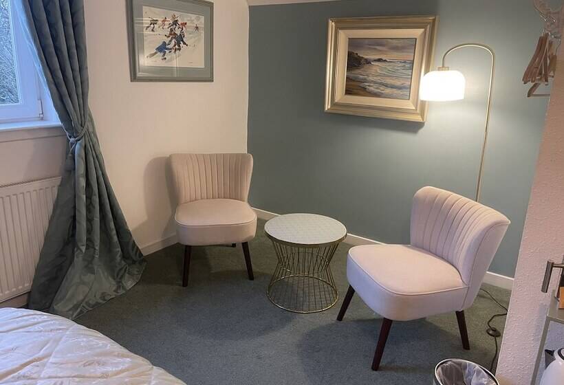 膳宿费 Castlecroft Bed And Breakfast