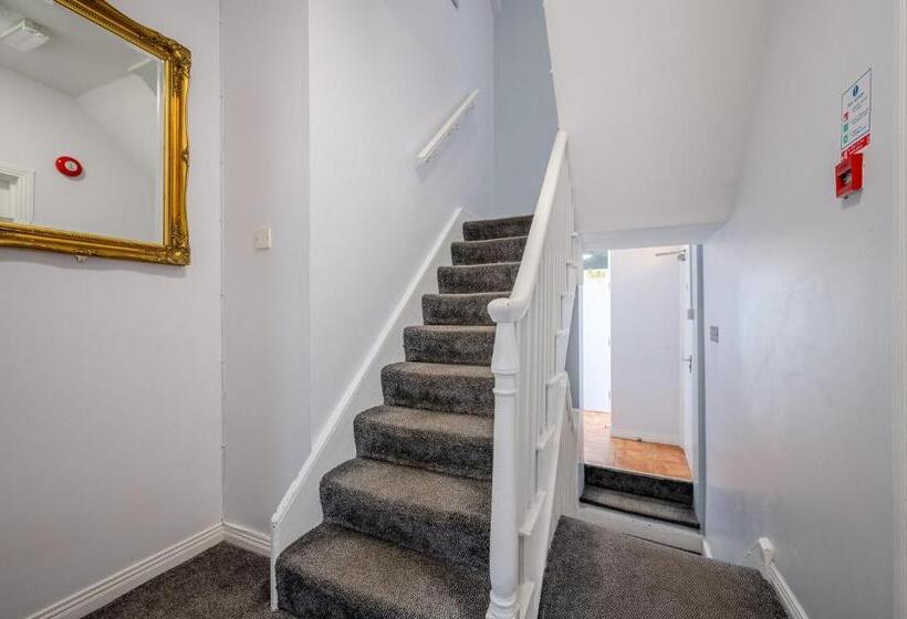 פנסיון Chamberlain House