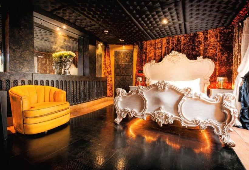 펜션 Crazy Bear Stadhampton