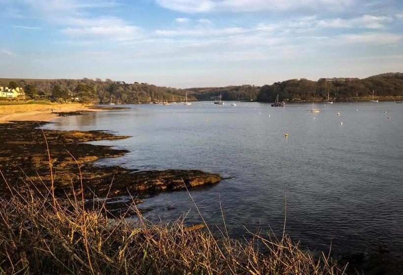 ペンション Elerkey Guest House