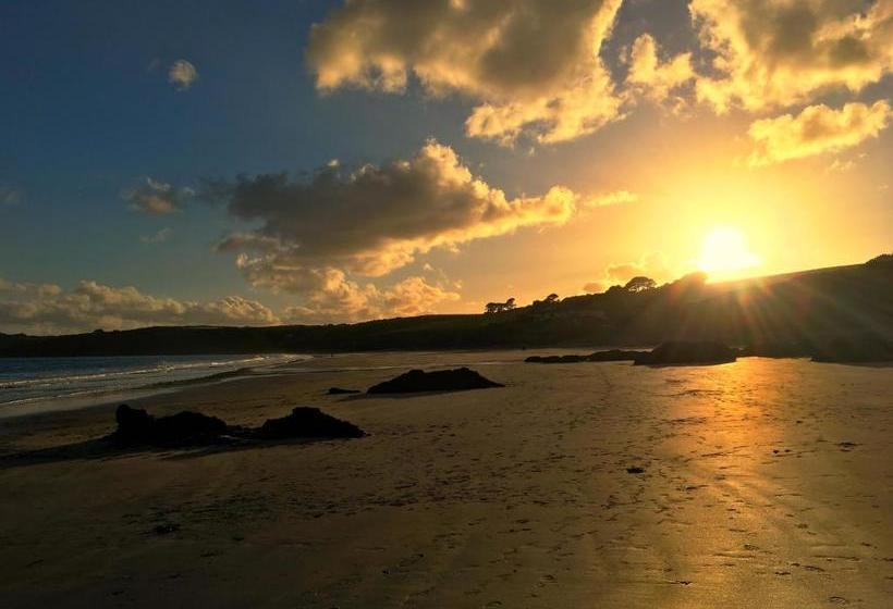 ペンション Elerkey Guest House