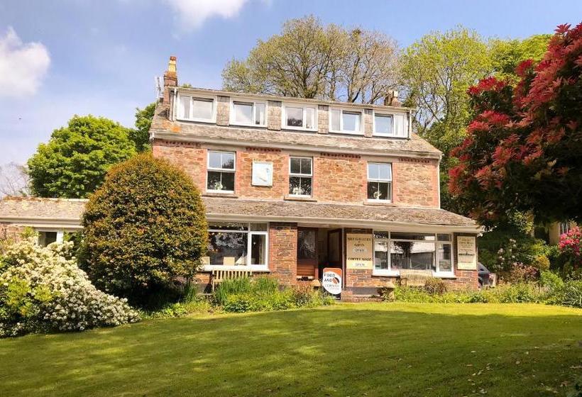 ペンション Elerkey Guest House